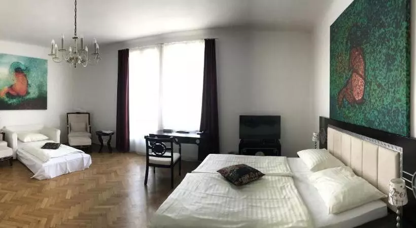 酒店 Pension Museum