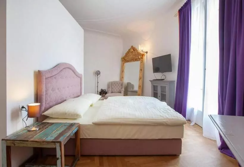 酒店 Pension Museum