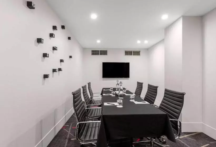 בית מלון כפרי Radisson On Flagstaff Gardens Melbourne