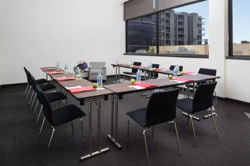 Отель Crowne Plaza Melbourne Carlton By Ihg