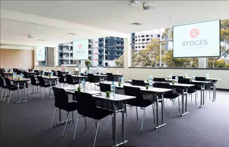 Отель Crowne Plaza Melbourne Carlton By Ihg