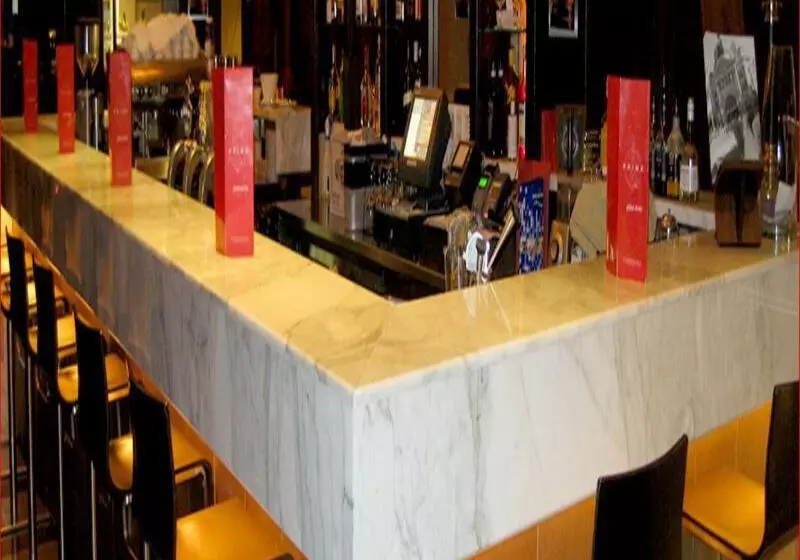 Отель Crowne Plaza Melbourne Carlton By Ihg