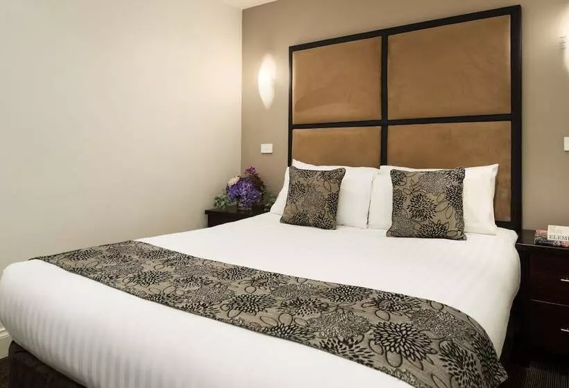 Отель Crowne Plaza Melbourne Carlton By Ihg