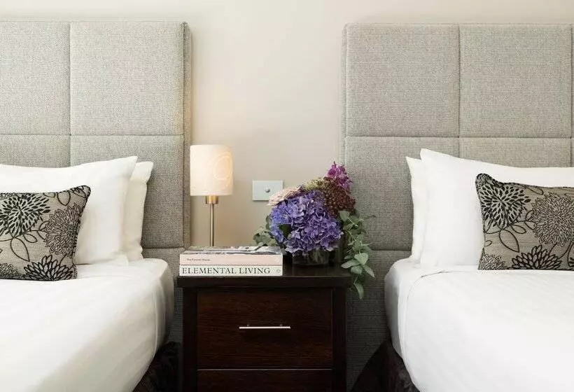 Отель Crowne Plaza Melbourne Carlton By Ihg