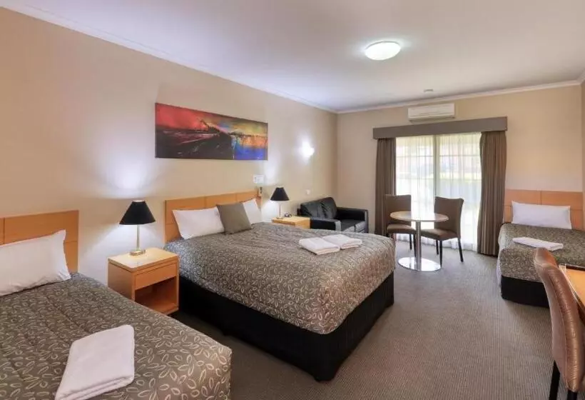 Top Of The Town Motel & Apartments