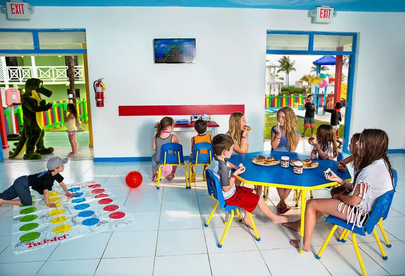 هتل Viva Fortuna Beach By Wyndham, A Trademark All Inclusive