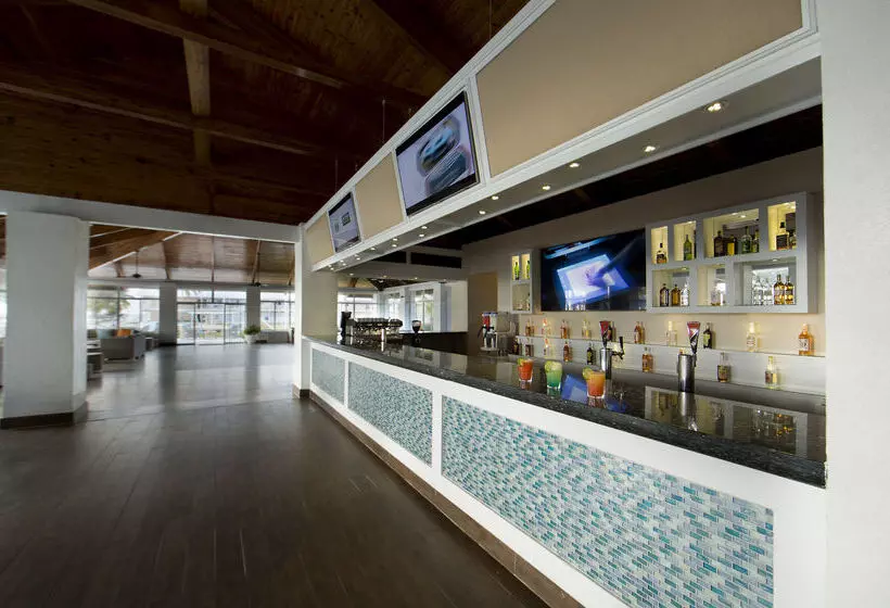 هتل Viva Fortuna Beach By Wyndham, A Trademark All Inclusive