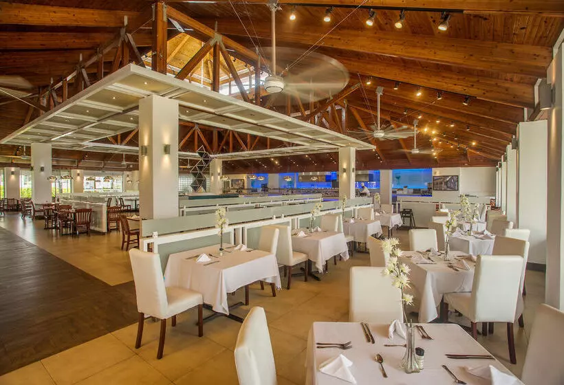 هتل Viva Fortuna Beach By Wyndham, A Trademark All Inclusive