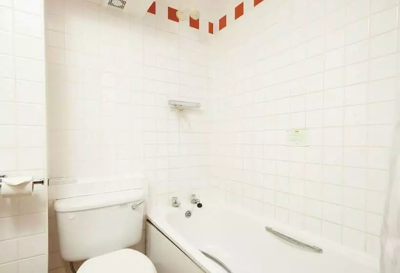 Bear Hotel By Greene King Inns