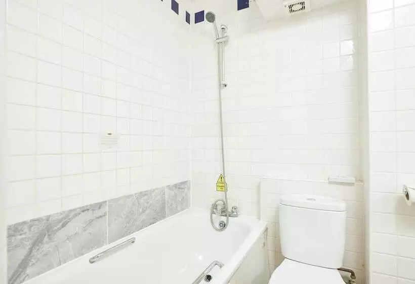 Bear Hotel By Greene King Inns