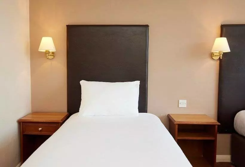 Bear Hotel By Greene King Inns