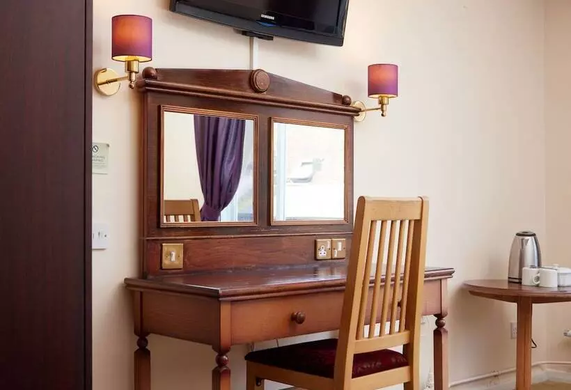 Bear Hotel By Greene King Inns