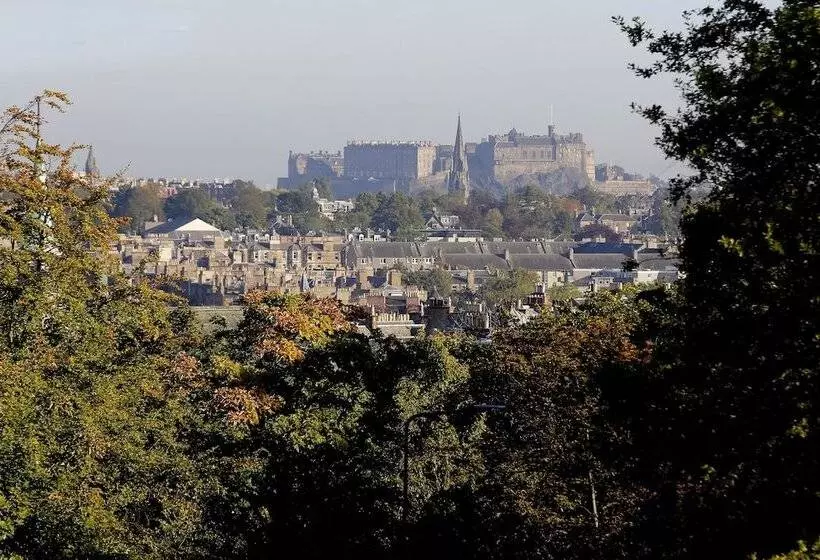 Отель Braid Hills