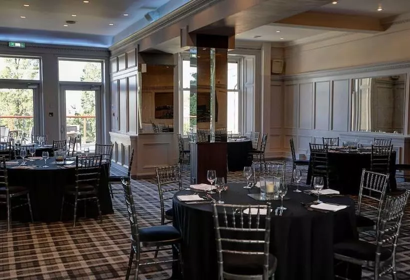 Отель Braid Hills