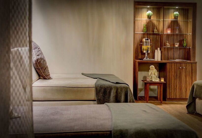 בית מלון כפרי Best Western Plus Kenwick Park