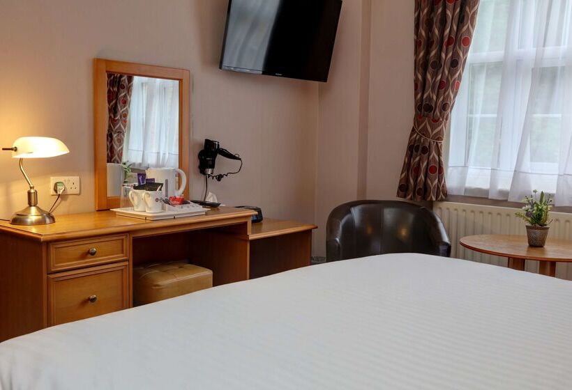 בית מלון כפרי Best Western Plus Kenwick Park