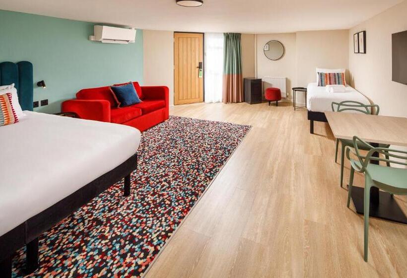 هتل Ibis Styles Bournemouth