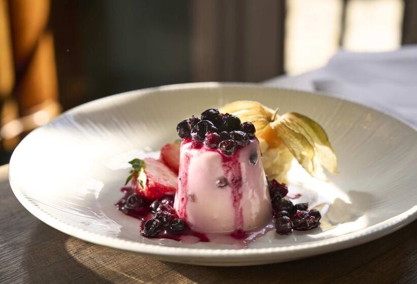 فندق Royal Marine