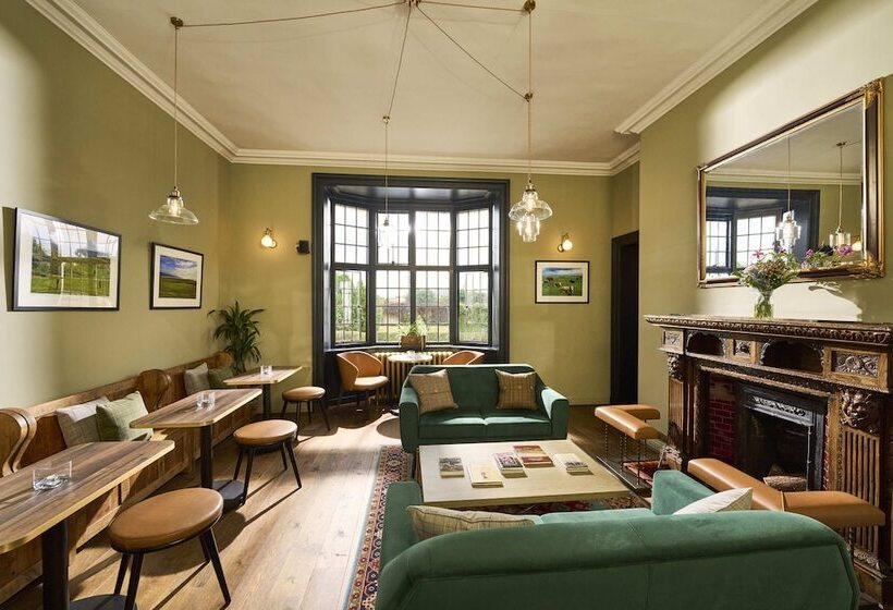 فندق Royal Marine