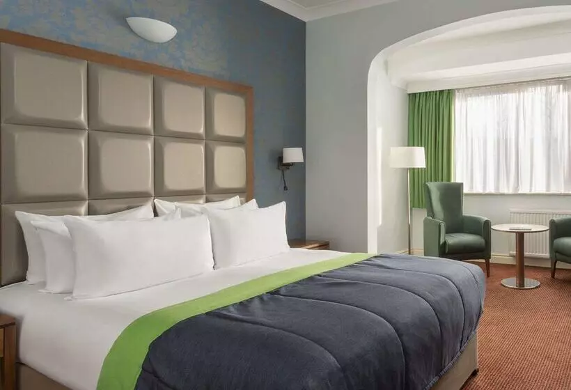 Отель Stratford Manor