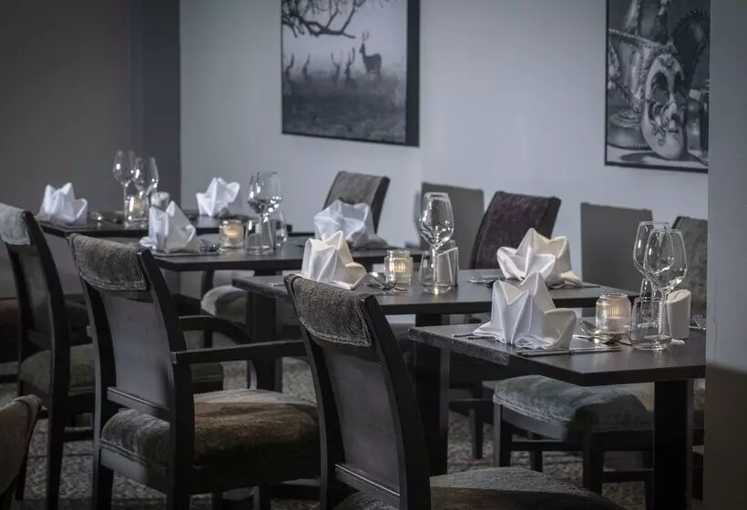 Отель Stratford Manor