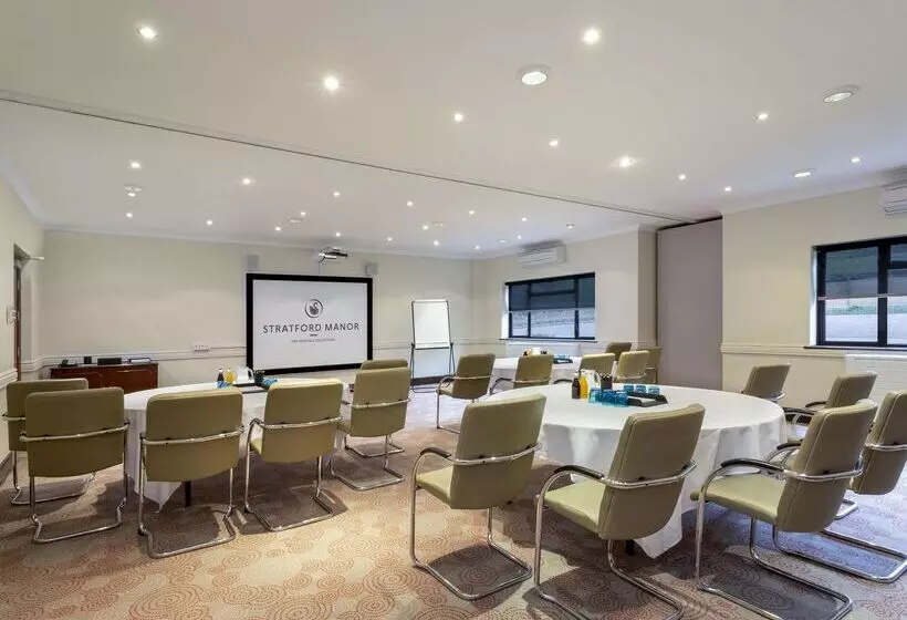 Отель Stratford Manor