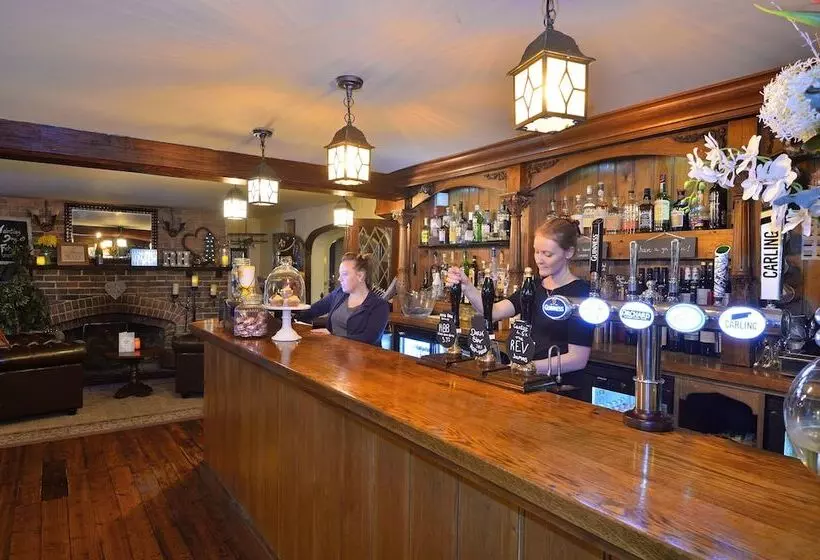 Отель The Roundabout