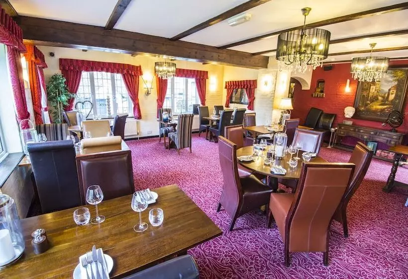 Отель The Roundabout