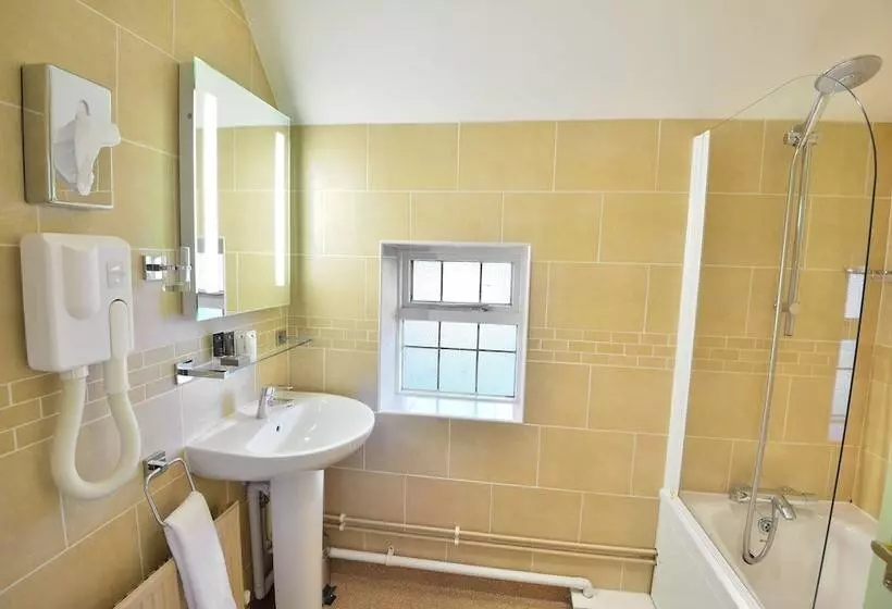 Отель The Roundabout