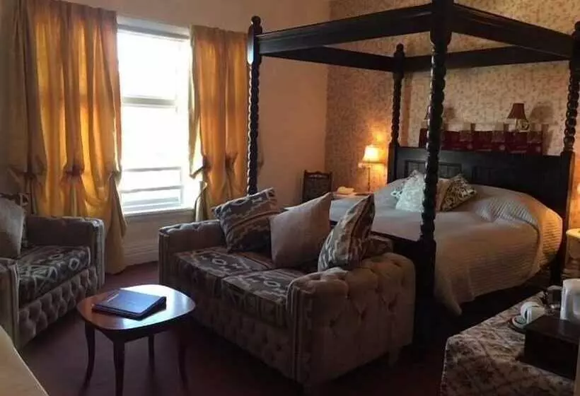 Отель The Station