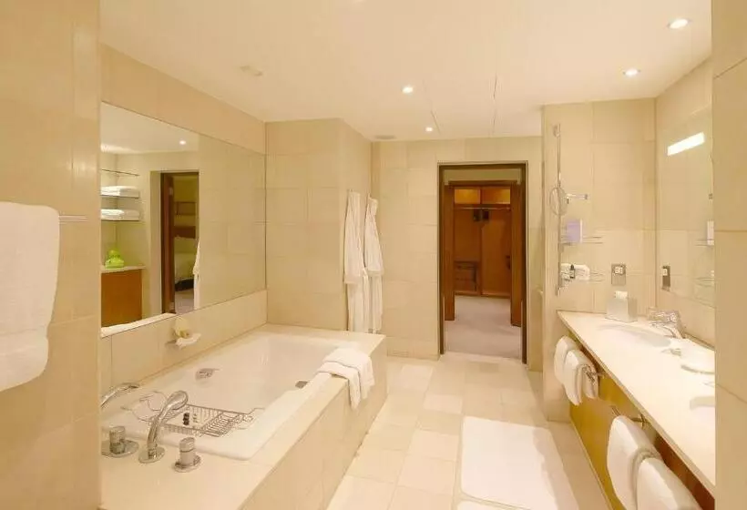 Hotel Canary Riverside Plaza