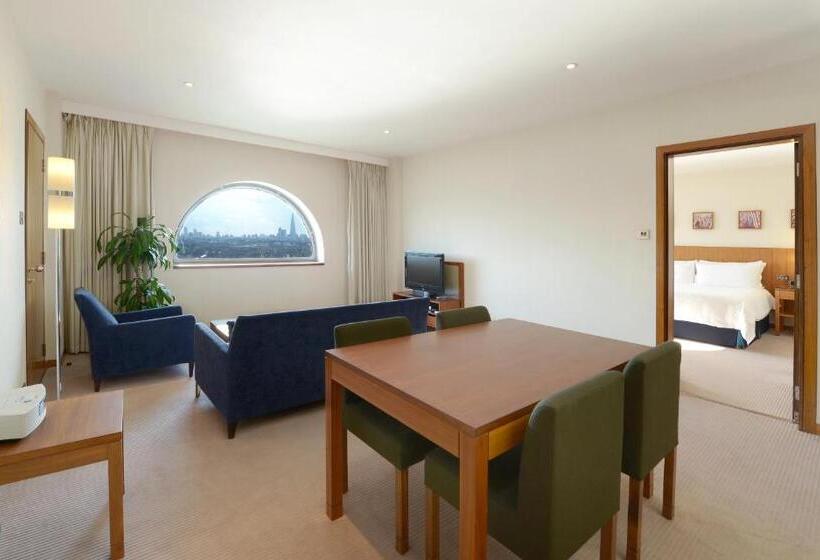 هتل Canary Riverside Plaza