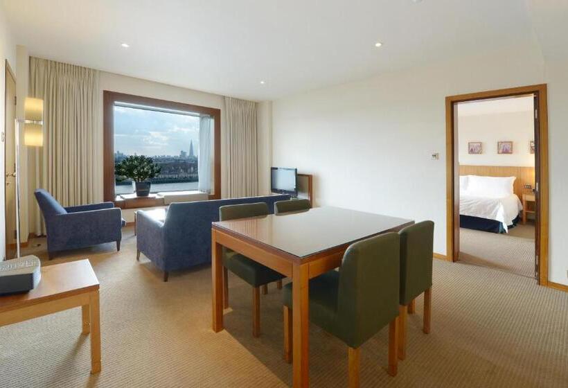 هتل Canary Riverside Plaza