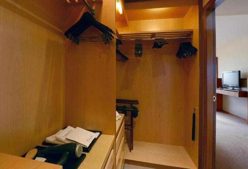 هتل Canary Riverside Plaza