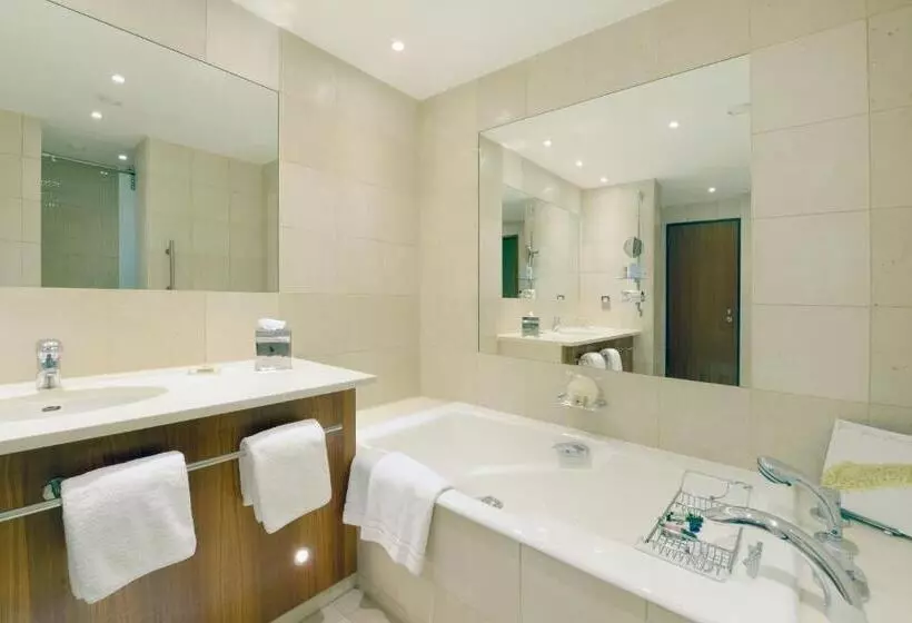 Hotel Canary Riverside Plaza