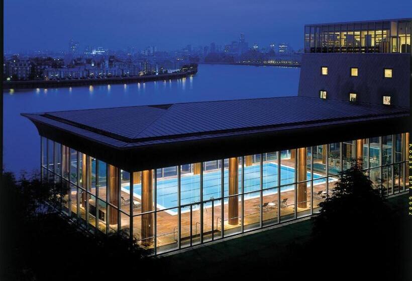 هتل Canary Riverside Plaza