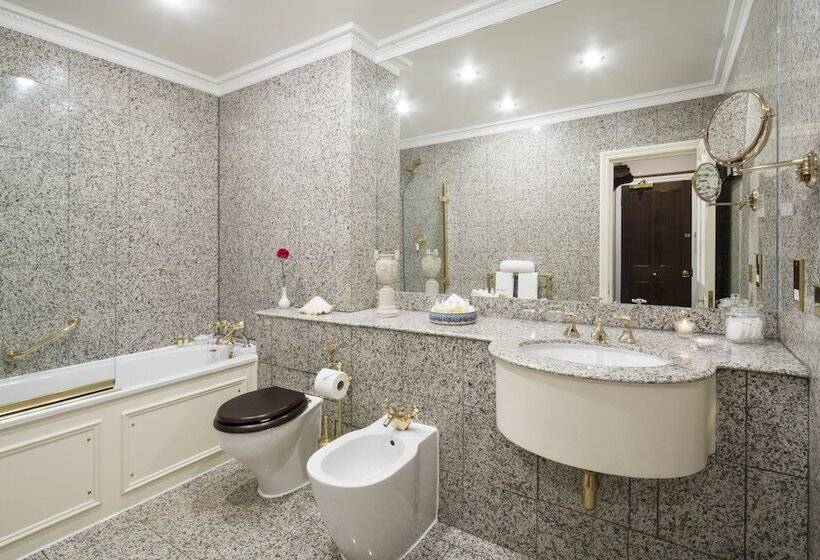 هتل Egerton House