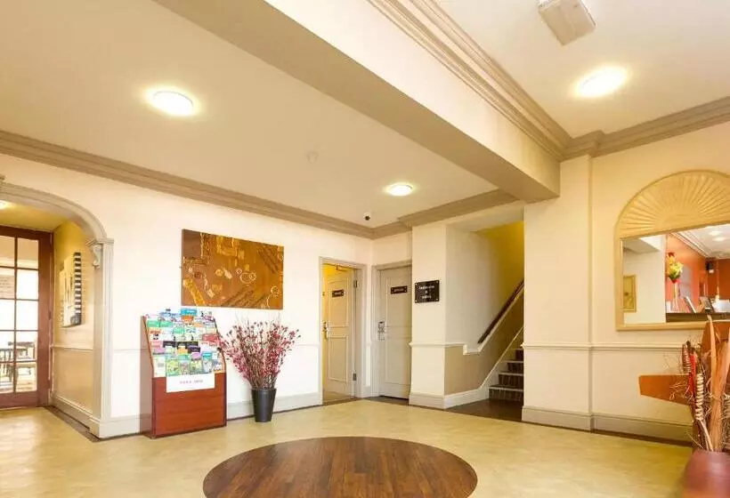 בית מלון כפרי Gainsborough House