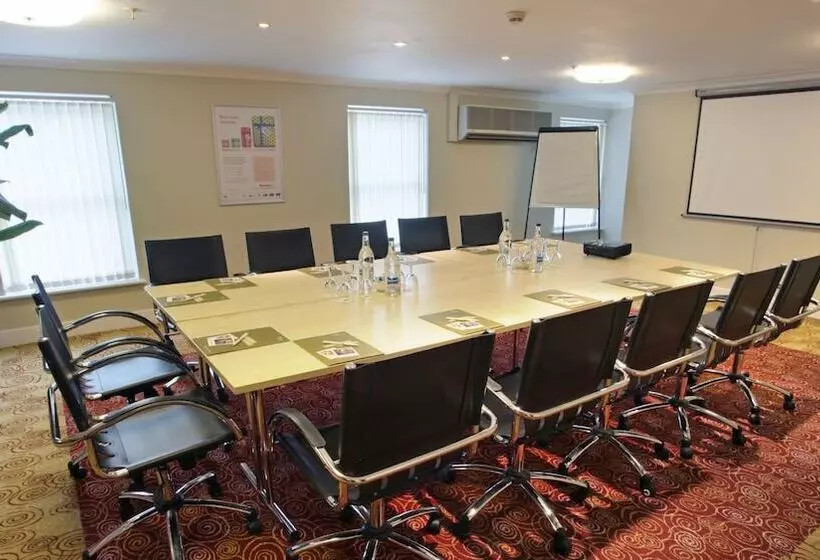 酒店 Holiday Inn Milton Keynes East M1 Junc 14, An Ihg