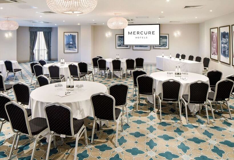 ホテル Mercure Chester Abbots Well
