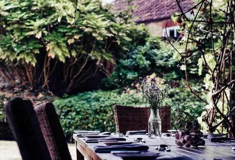 Отель The Ollerod