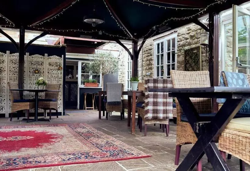 Отель The Ollerod