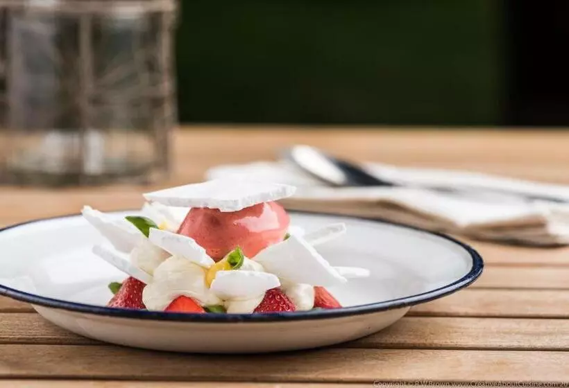 Отель The Ollerod