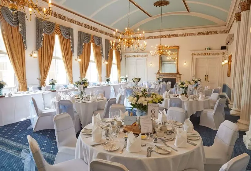 호텔 Best Western Lichfield City Centre The George