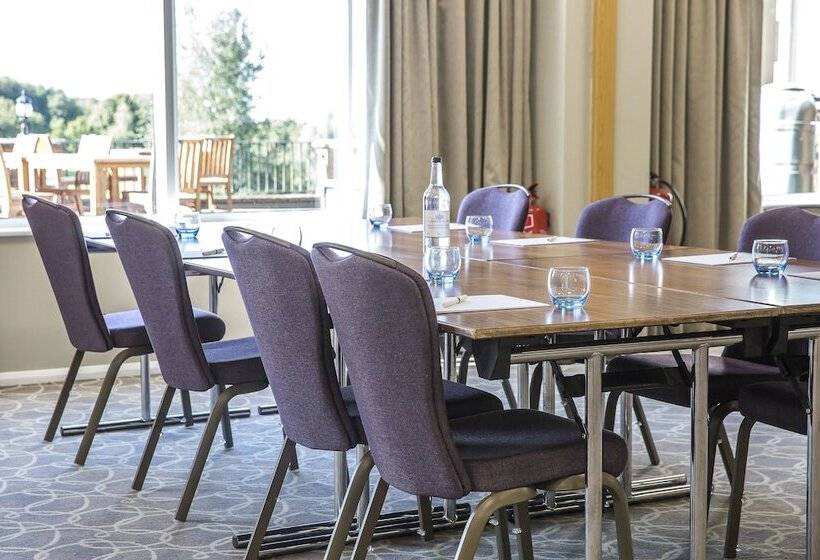 酒店 Hellidon Lakes