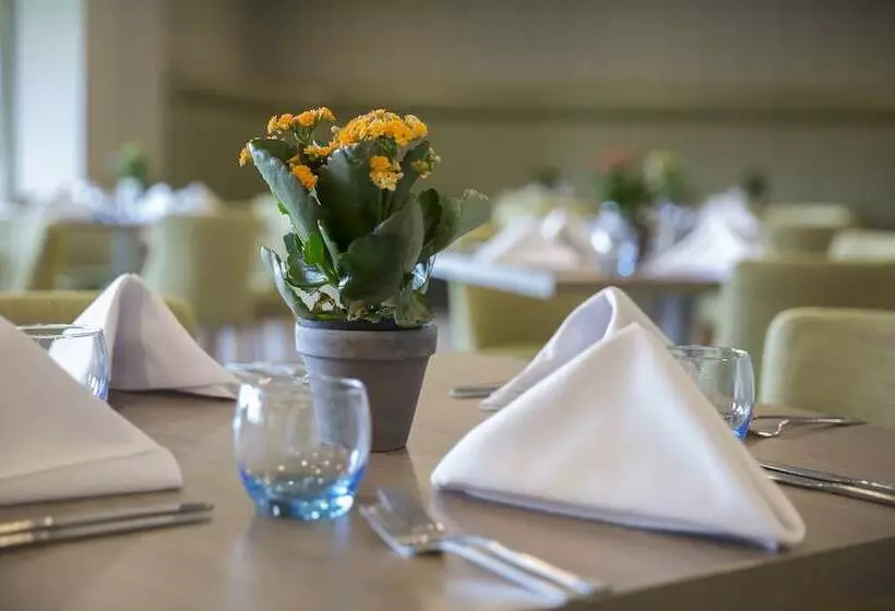 호텔 Hellidon Lakes