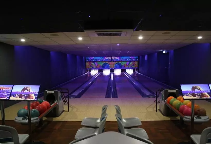 호텔 Hellidon Lakes