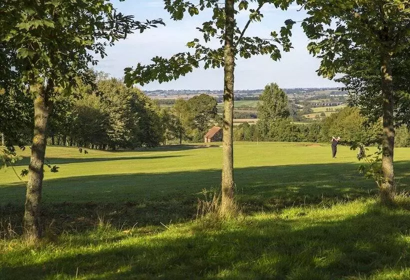 호텔 Hellidon Lakes