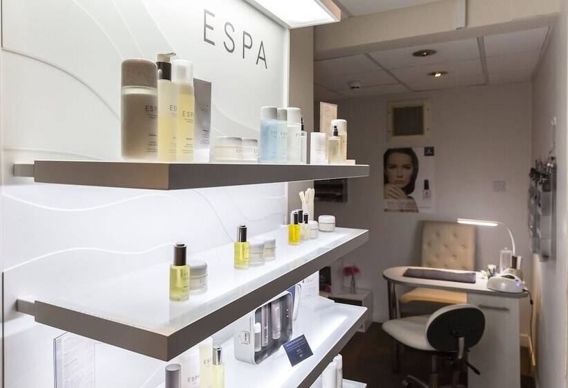 酒店 Hellidon Lakes