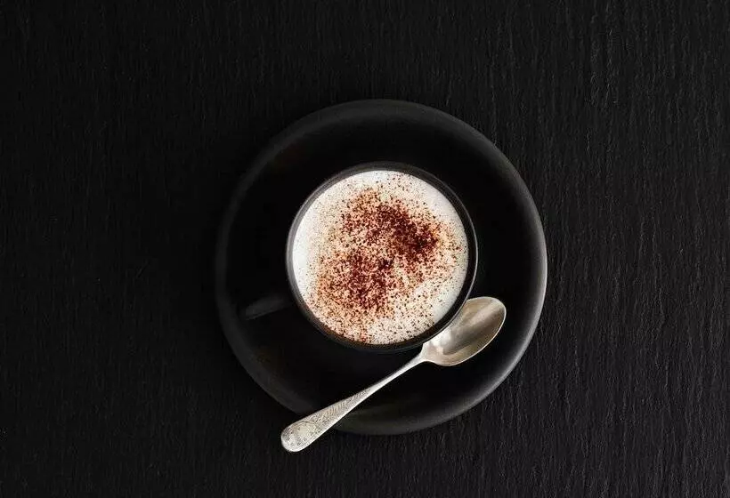 Отель Ibis Edinburgh Centre Royal Mile – Hunter Square